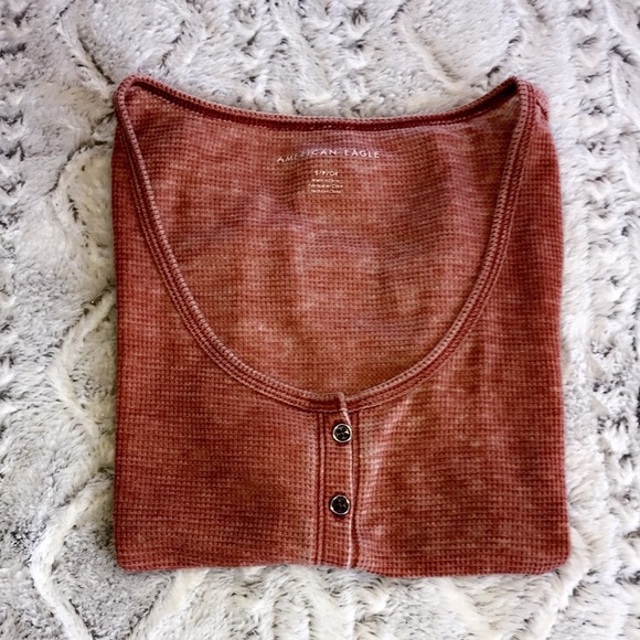 American Eagle Outfitters Tops - American Eagle cropped shirt
